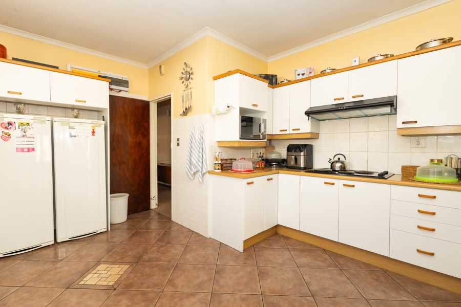 5 Bedroom Property for Sale in Churchill Estate Western Cape